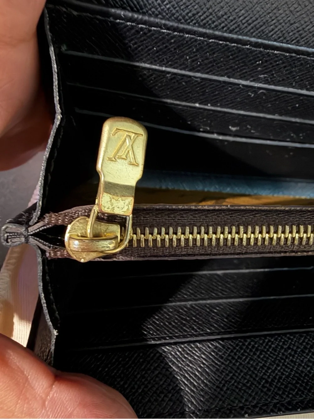 Louis Vuitton reverse Sarah wallet